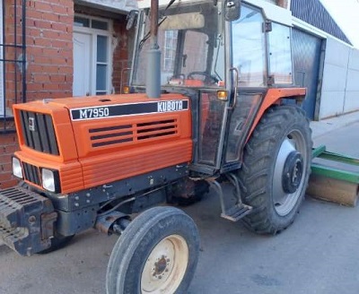 filtry silnika i hydraulicze Kubota M7950